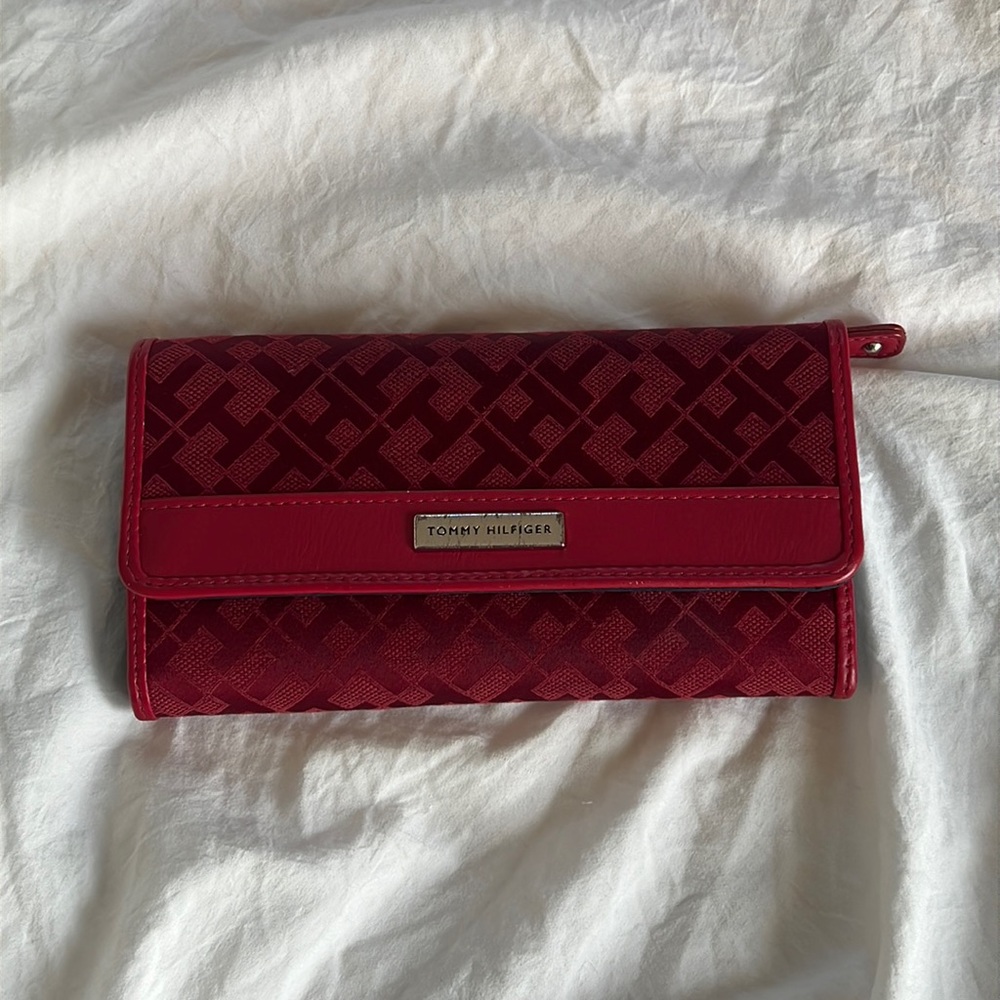 Tommy Hilfiger Signature Flap Wallet